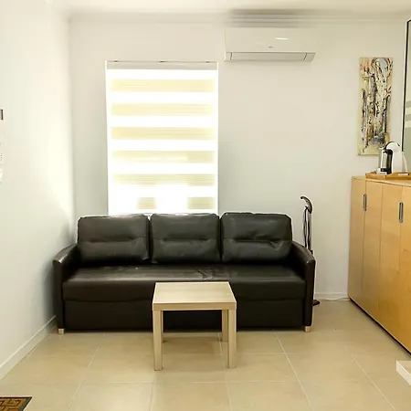 Simplicity In Bright One-bedroom Flat Appartement Varna